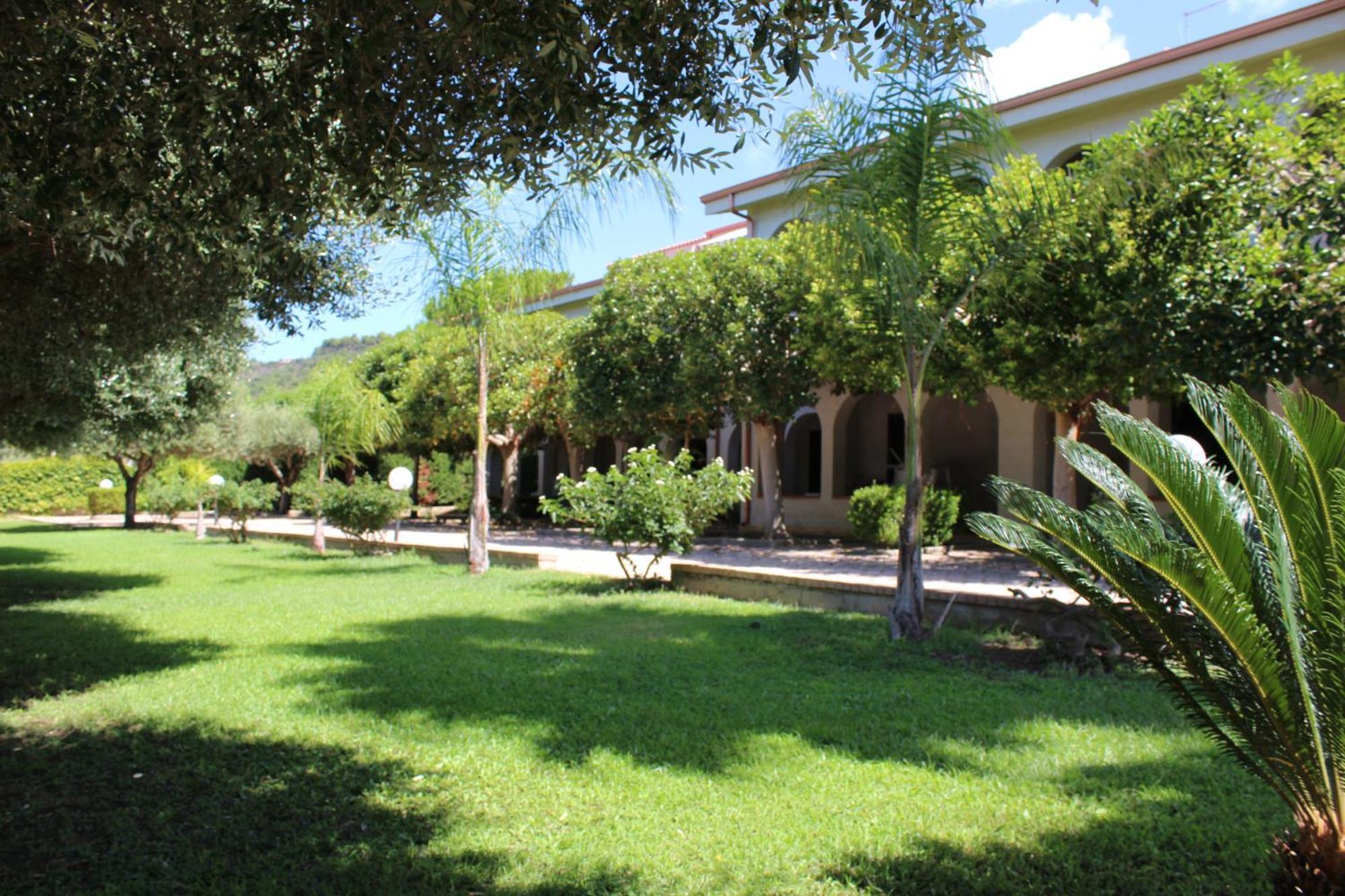 Delta Club Residence Capo Vaticano Exteriör bild